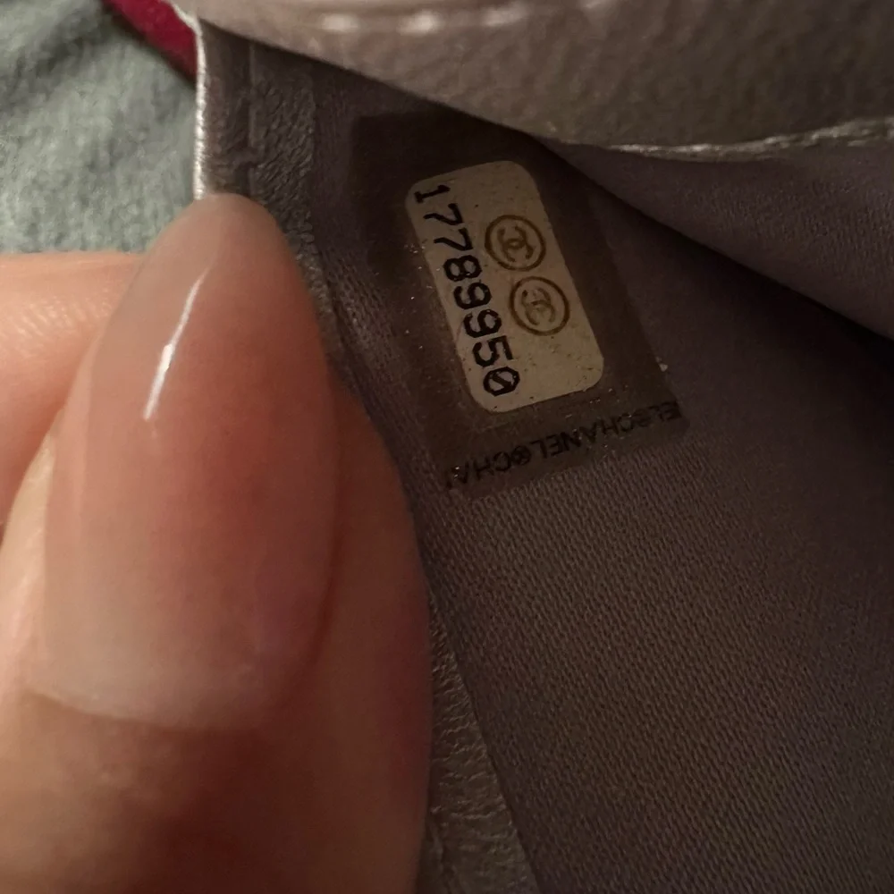 CHANEL Camellia Embossed Wallet - Picture 2 of 7